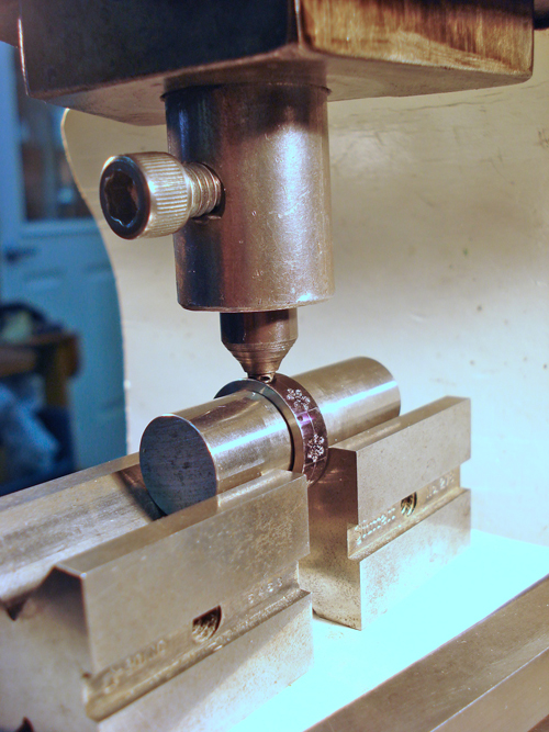 Putting snowflakes on with the kickpress